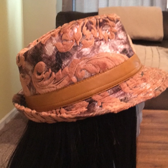 Mustard yellow strap hat. - Picture 2 of 4